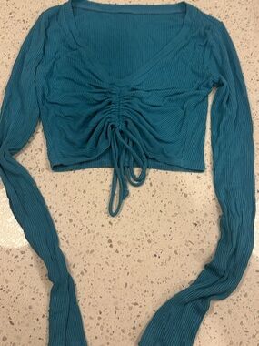 Alo Yoga long sleeve top size small